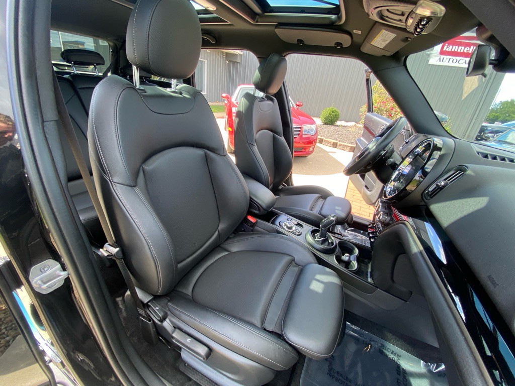 2023 MINI Countryman Image 12
