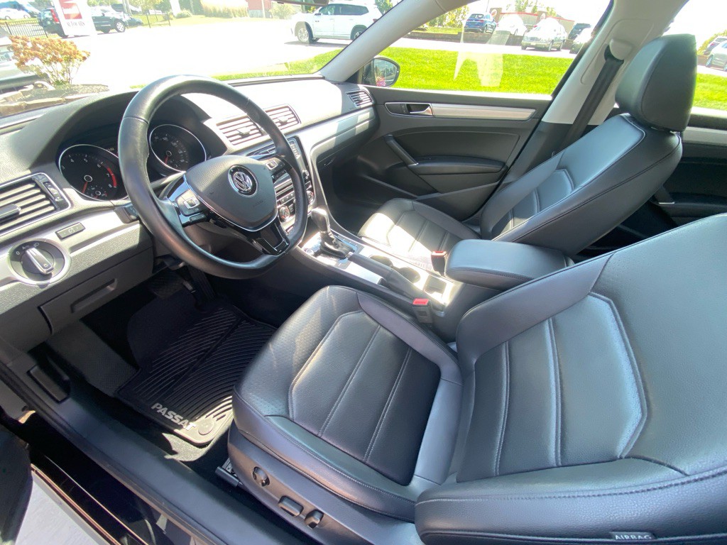 2019 Volkswagen Passat Image 7