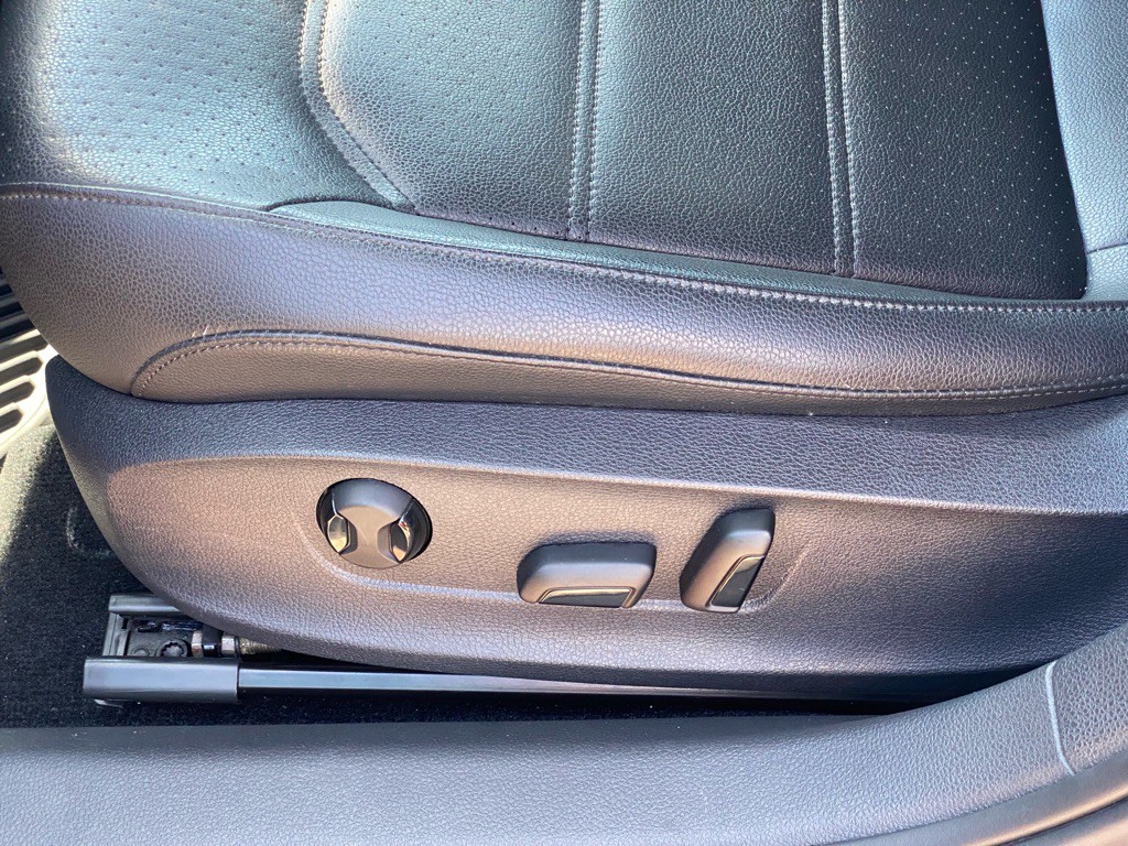 2019 Volkswagen Passat Image 8