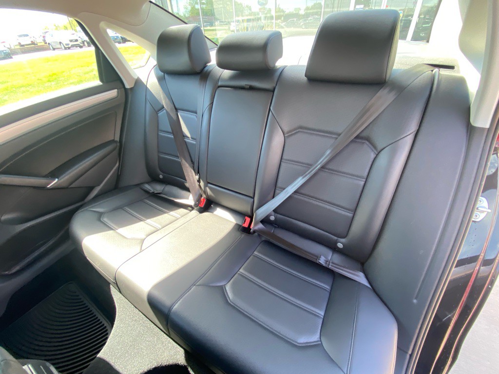 2019 Volkswagen Passat Image 10