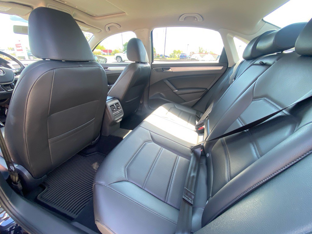 2019 Volkswagen Passat Image 11