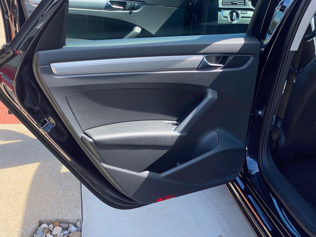 2019 Volkswagen Passat Image 12