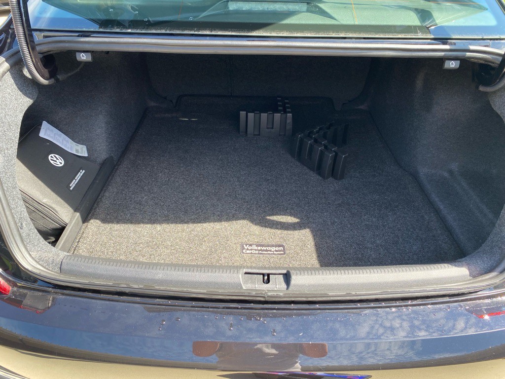 2019 Volkswagen Passat Image 14