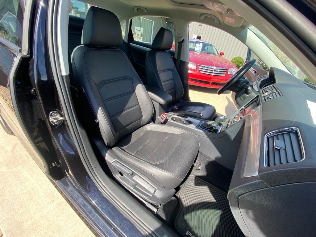 2019 Volkswagen Passat Image 17