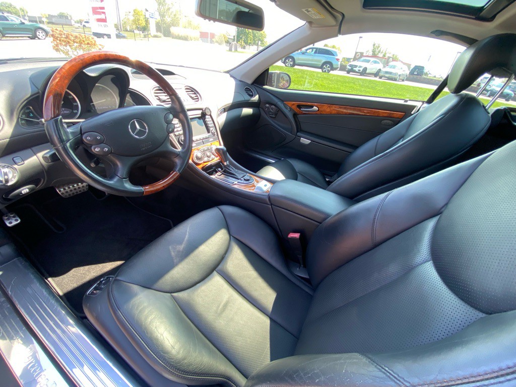 2008 Mercedes-Benz SL-Class Image 11