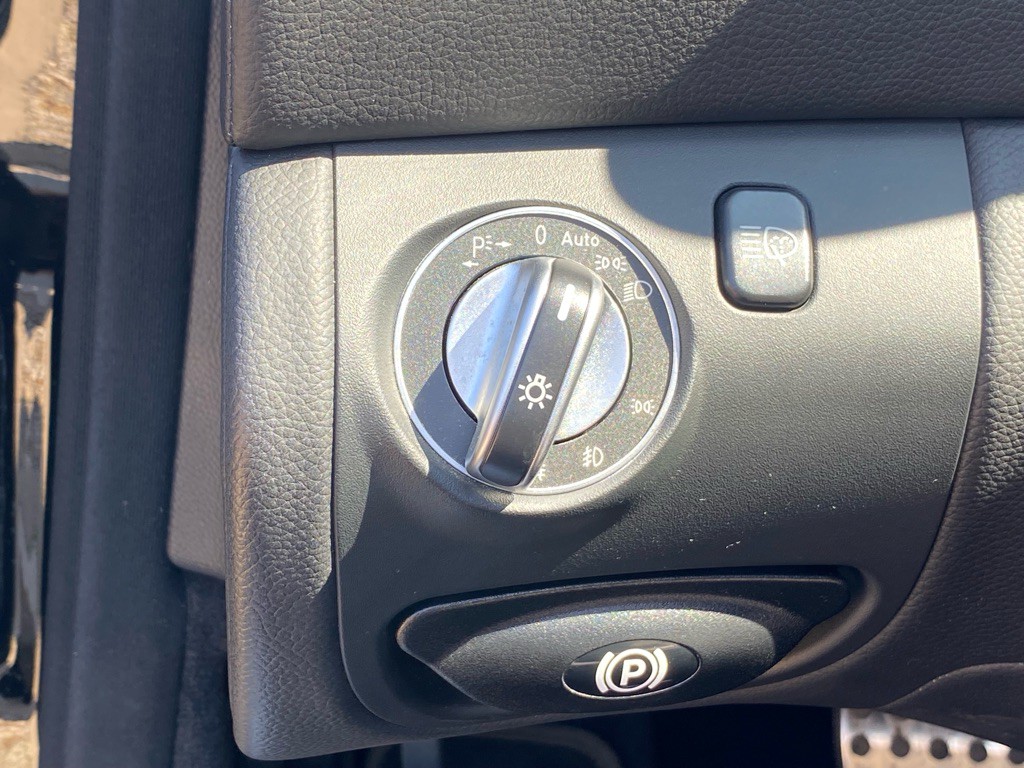 2008 Mercedes-Benz SL-Class Image 28
