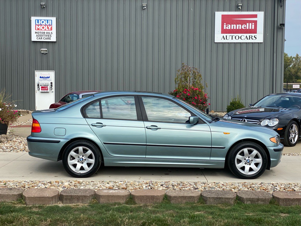 2002 BMW 3 Series Image 2