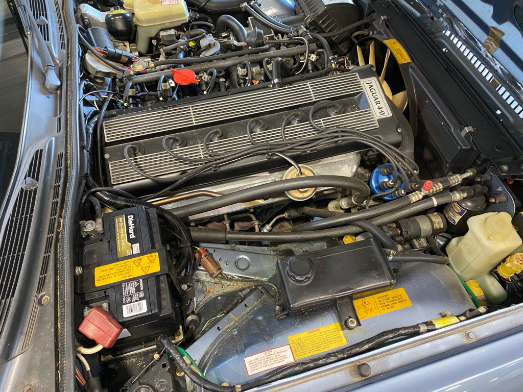 1990 Jaguar XJ Image 5