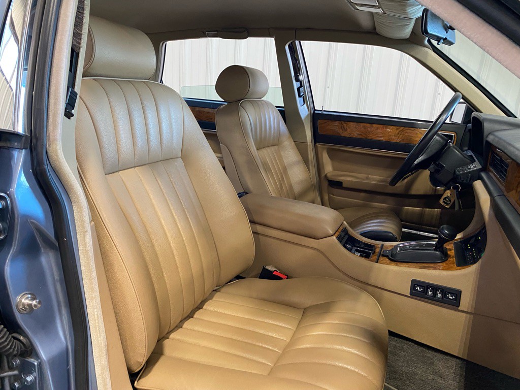 1990 Jaguar XJ Image 21
