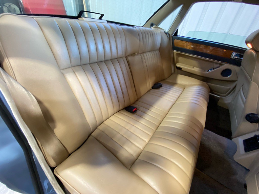 1990 Jaguar XJ Image 25