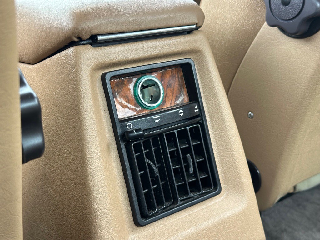 1990 Jaguar XJ Image 19