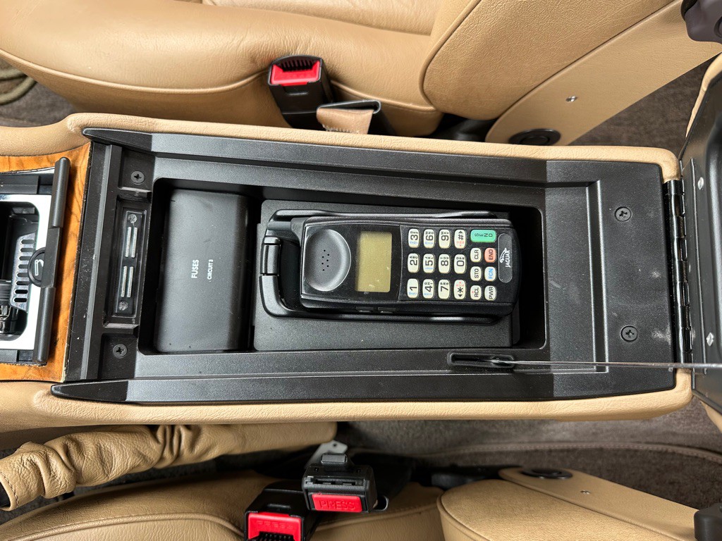 1990 Jaguar XJ Image 34