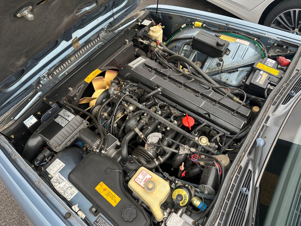 1990 Jaguar XJ Image 35