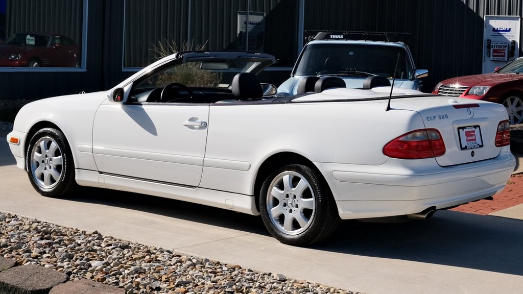 2003 Mercedes-Benz CLK-Class Image 11