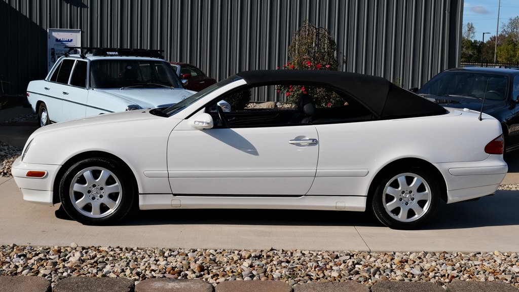 2003 Mercedes-Benz CLK-Class Image 13