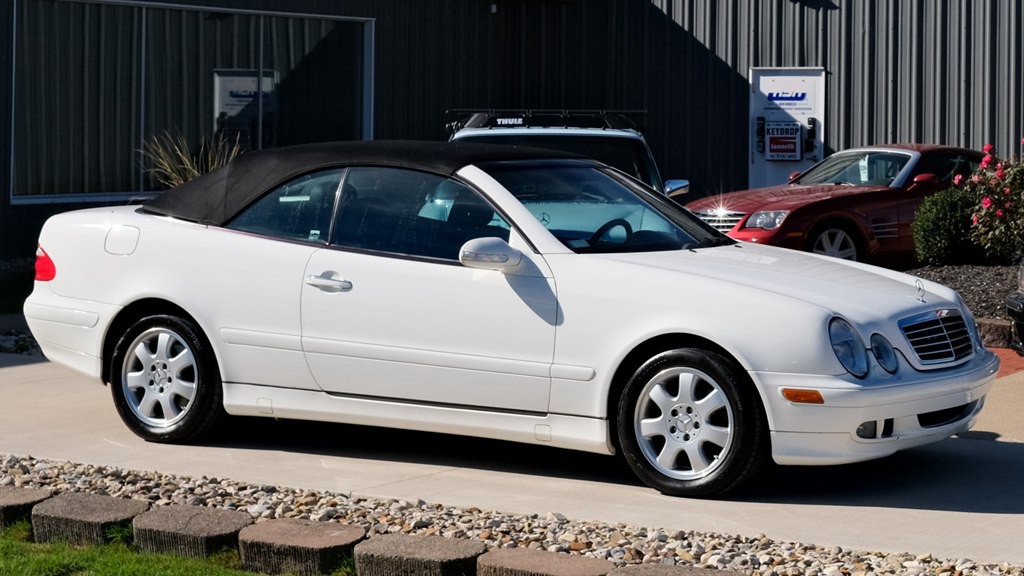 2003 Mercedes-Benz CLK-Class Image 2