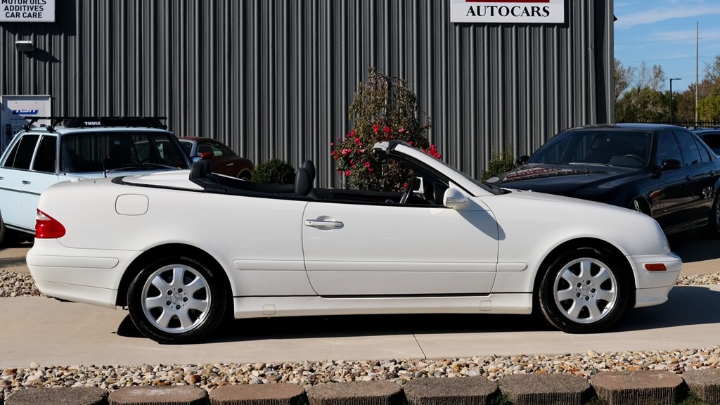 2003 Mercedes-Benz CLK-Class Image 4