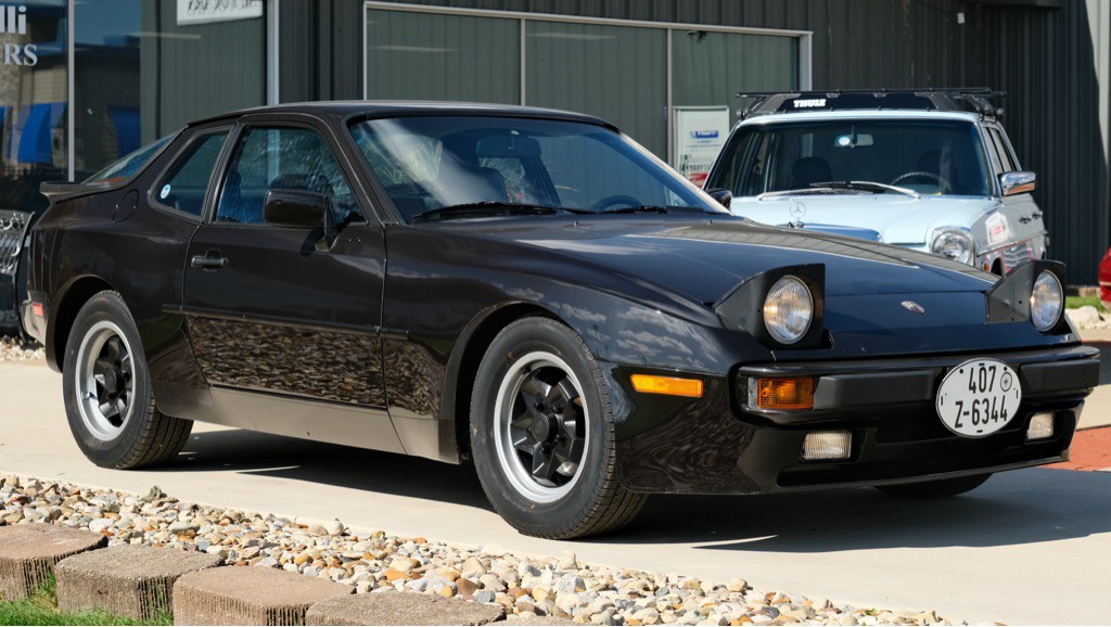 1984 Porsche 944 Image 7