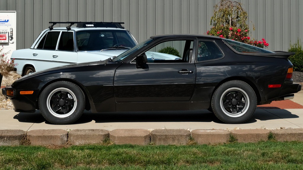 1984 Porsche 944 Image 11