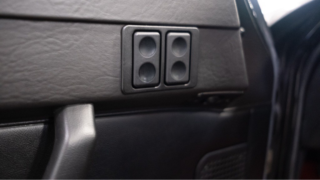 1984 Porsche 944 Image 13