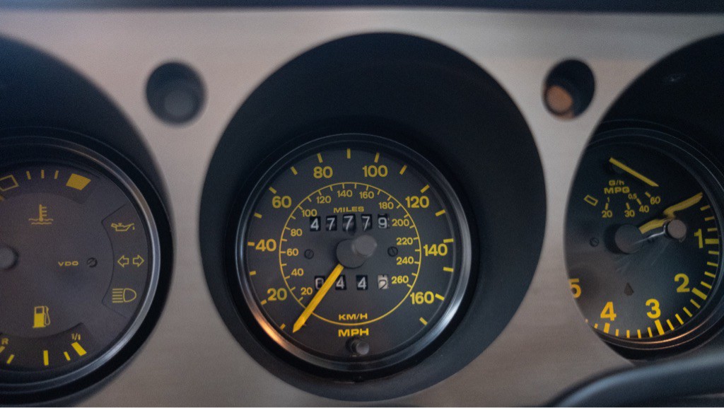 1984 Porsche 944 Image 31