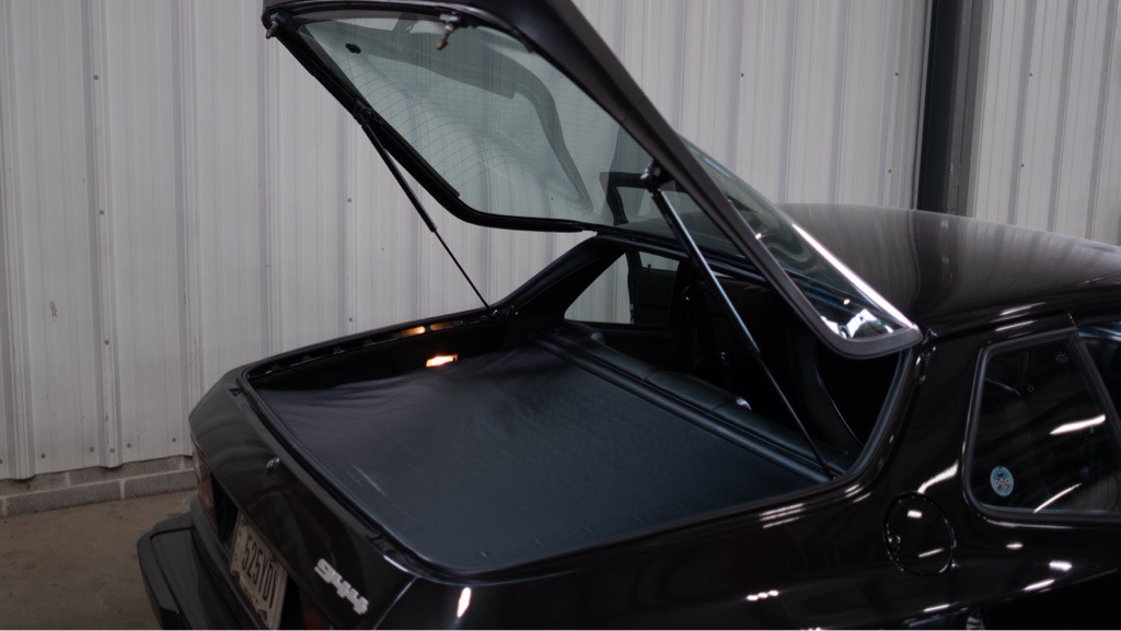 1984 Porsche 944 Image 38