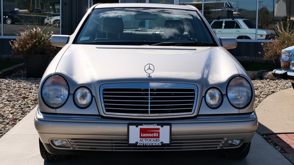 1998 Mercedes-Benz E-Class Image 3