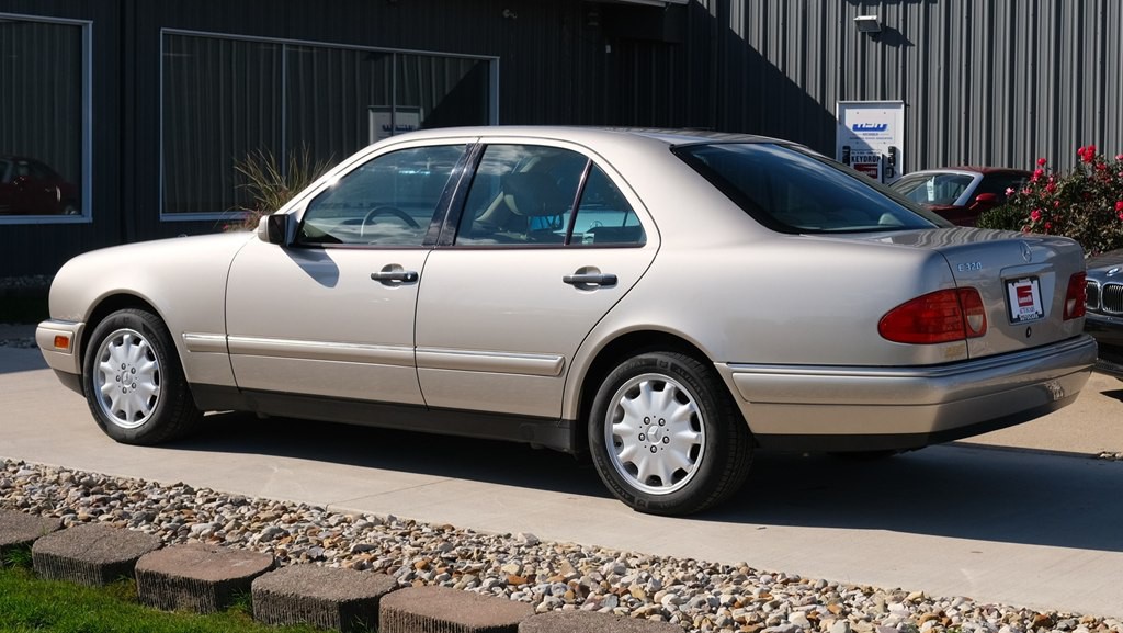 1998 Mercedes-Benz E-Class Image 5