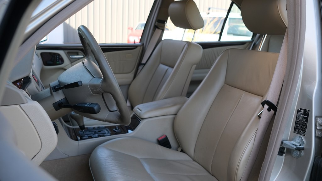 1998 Mercedes-Benz E-Class Image 8