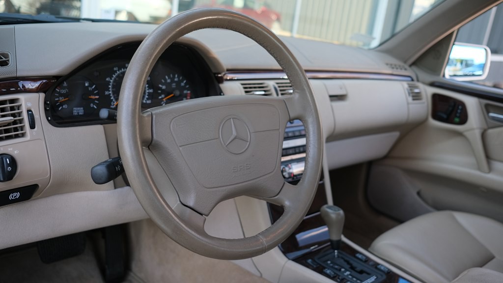 1998 Mercedes-Benz E-Class Image 9