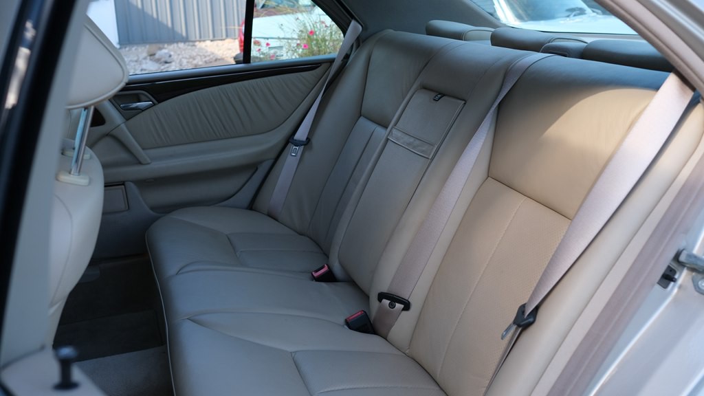 1998 Mercedes-Benz E-Class Image 11