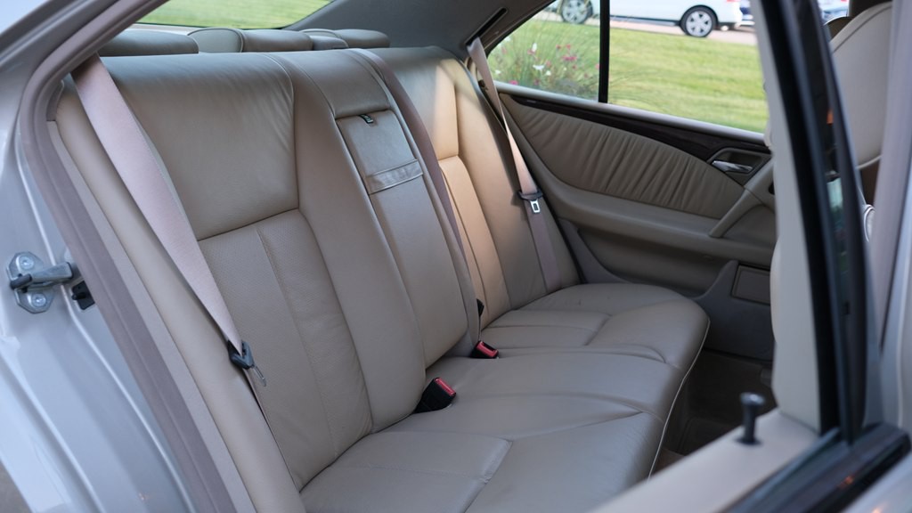 1998 Mercedes-Benz E-Class Image 13
