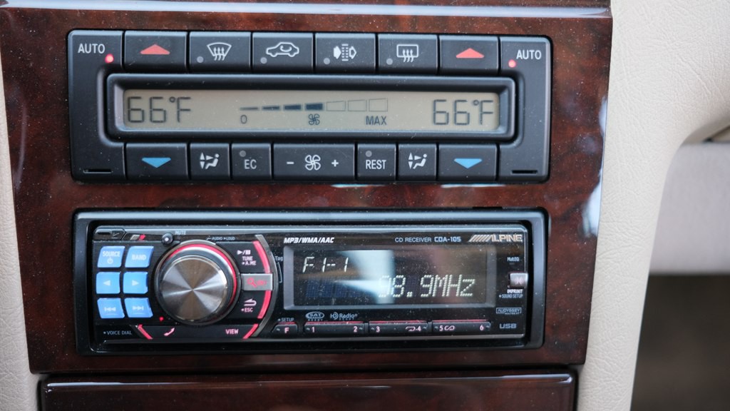 1998 Mercedes-Benz E-Class Image 16