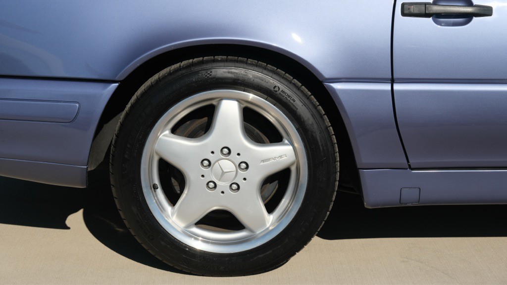 1997 Mercedes-Benz SL-Class Image 13