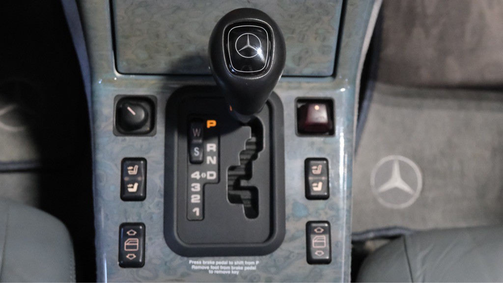 1997 Mercedes-Benz SL-Class Image 26