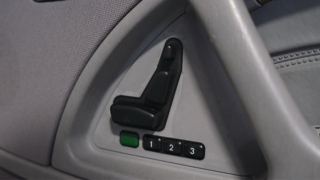 1997 Mercedes-Benz SL-Class Image 43