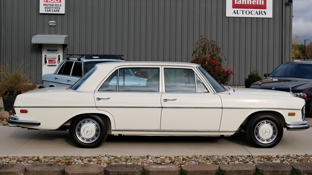 1973 Mercedes-Benz 280 Image 2
