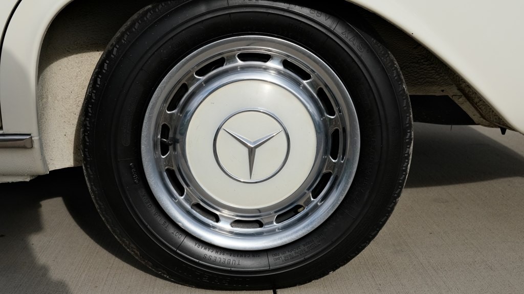 1973 Mercedes-Benz 280 Image 14