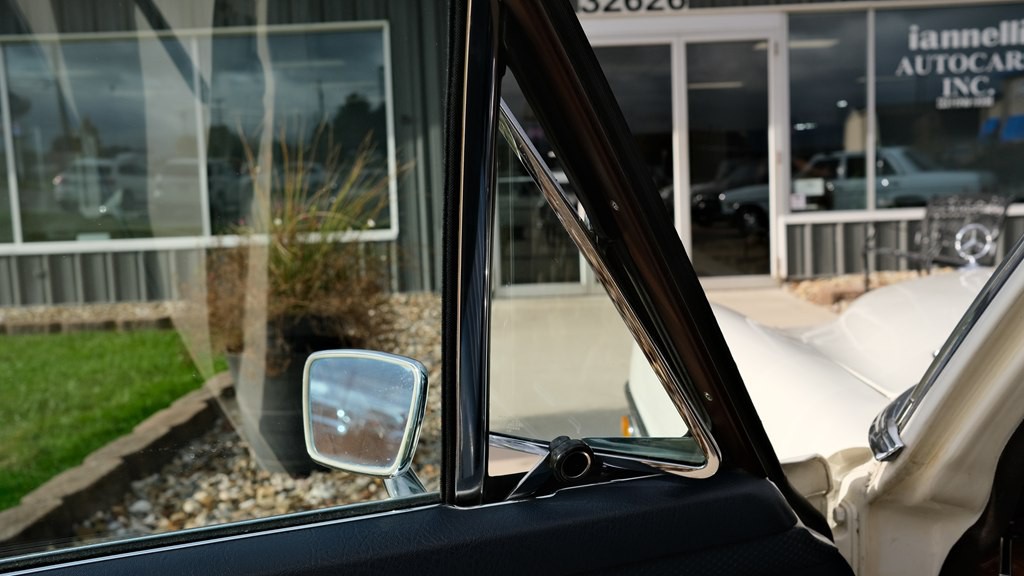 1973 Mercedes-Benz 280 Image 17