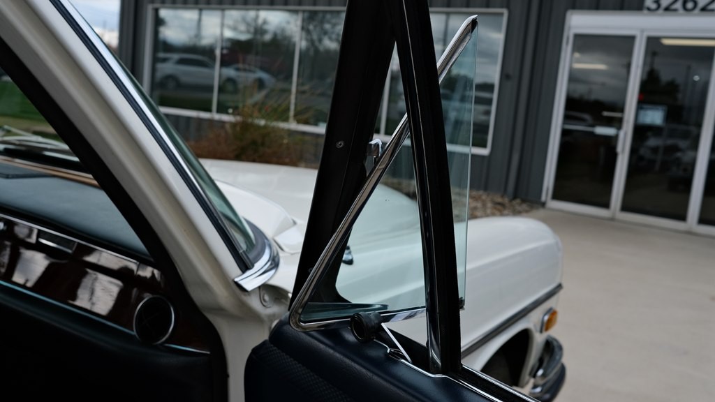 1973 Mercedes-Benz 280 Image 31