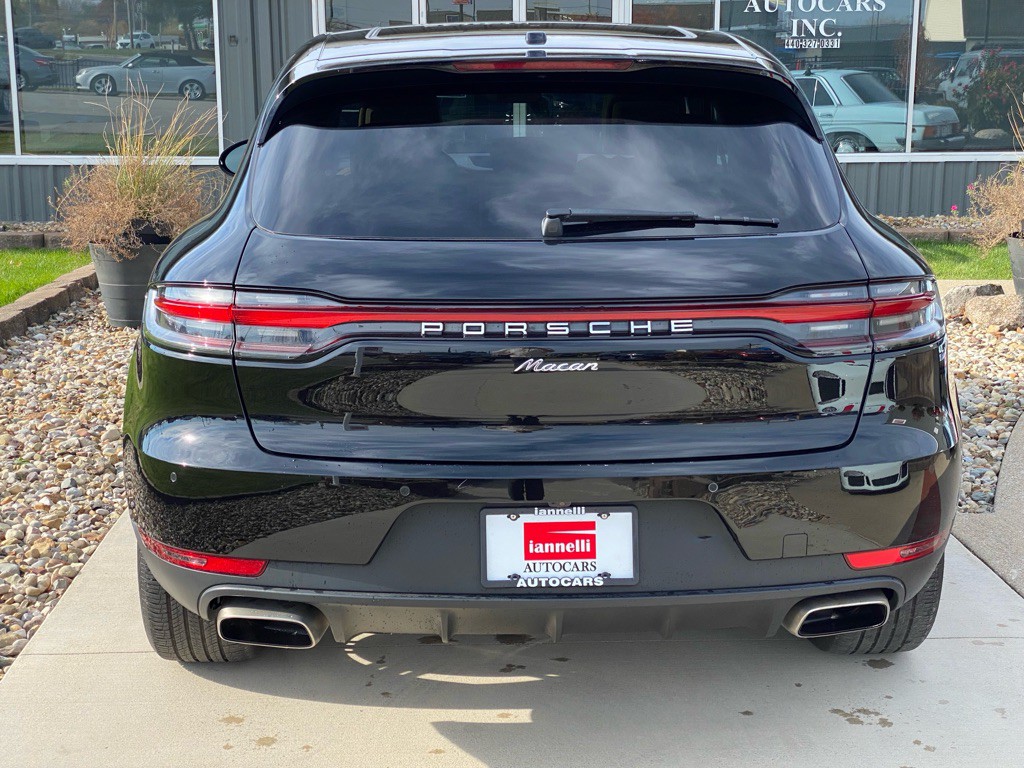 2020 Porsche Macan Image 7