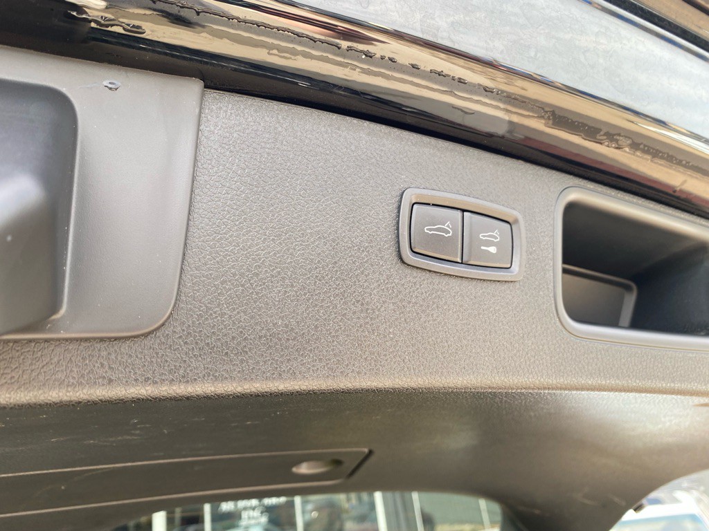 2020 Porsche Macan Image 9