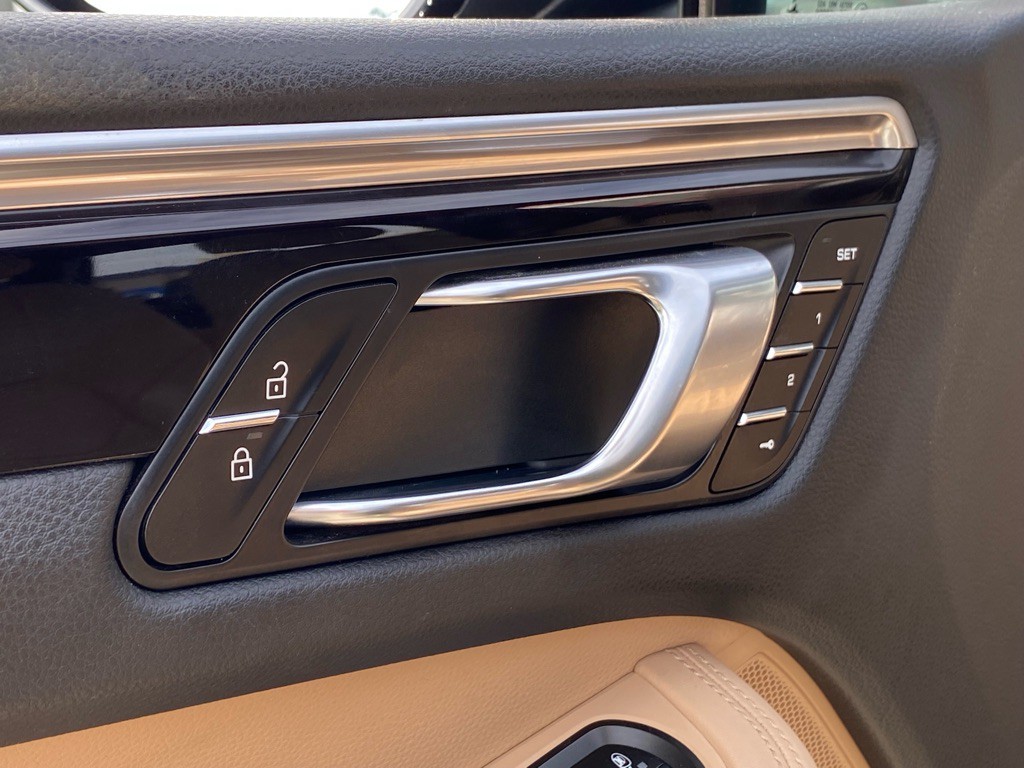 2020 Porsche Macan Image 19