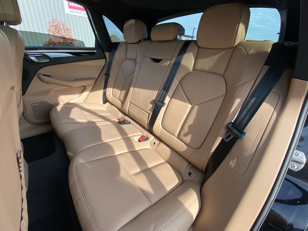2020 Porsche Macan Image 21