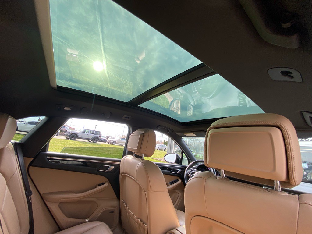 2020 Porsche Macan Image 30