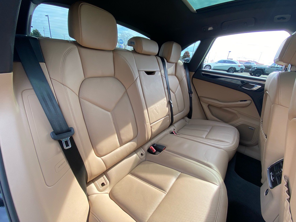 2020 Porsche Macan Image 29