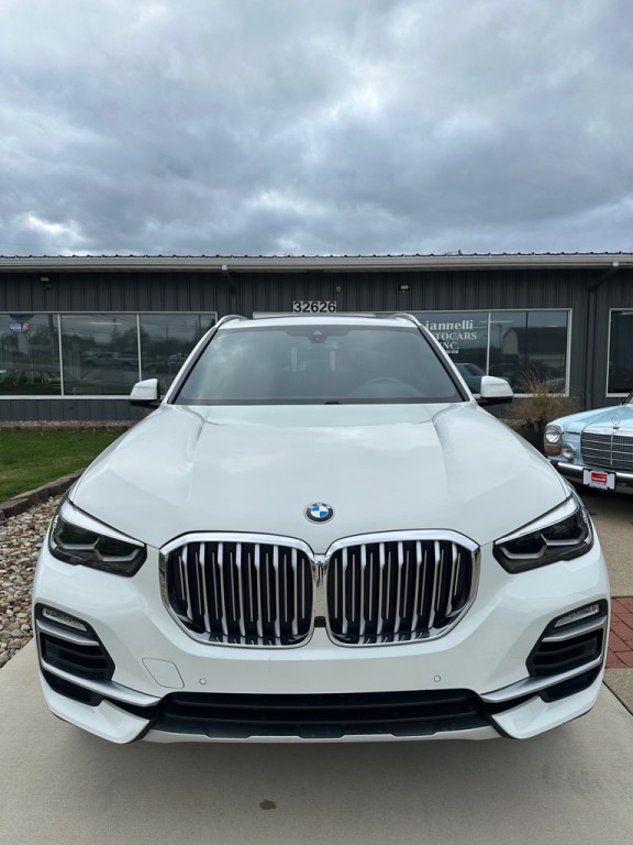 2019 BMW X5 Image 2