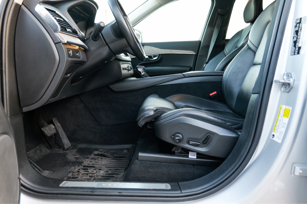 2022 Volvo XC90 Image 17