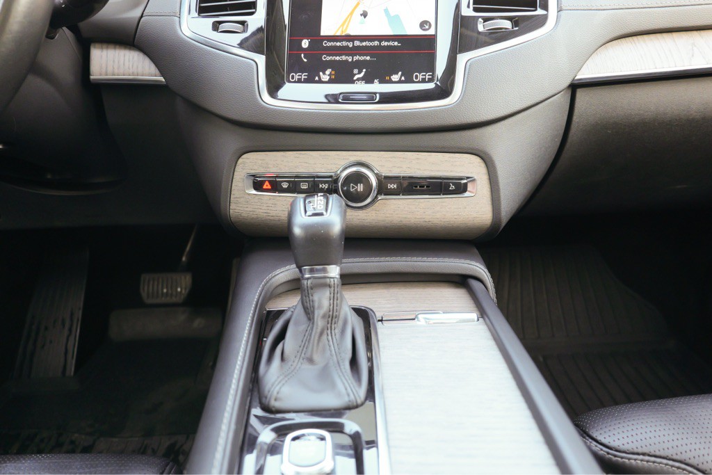 2022 Volvo XC90 Image 24