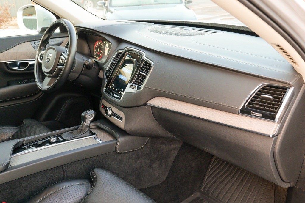 2022 Volvo XC90 Image 25